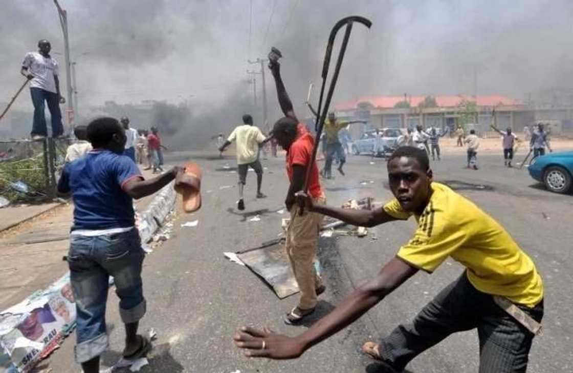 Police shoot protesting youths, kill one in Ile Ife Police shoot protesting youths, kill one in Ile Ife