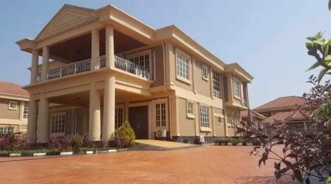 X Nigerian female celebrities with beautiful mansions that may surprise us