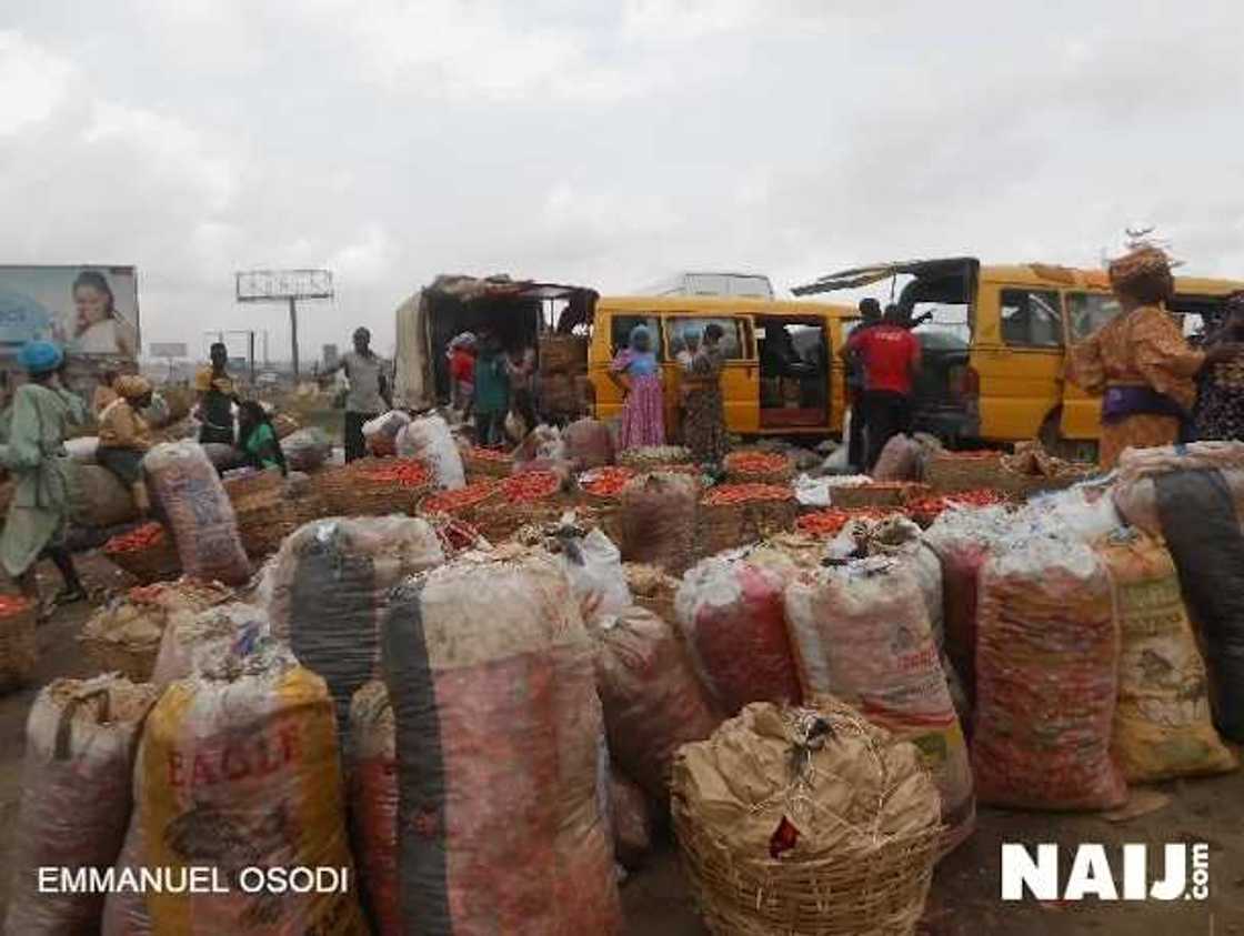 Hausa traders relocate to unhealthy location after crisis Hausa traders relocate to unhealthy location after crisis
