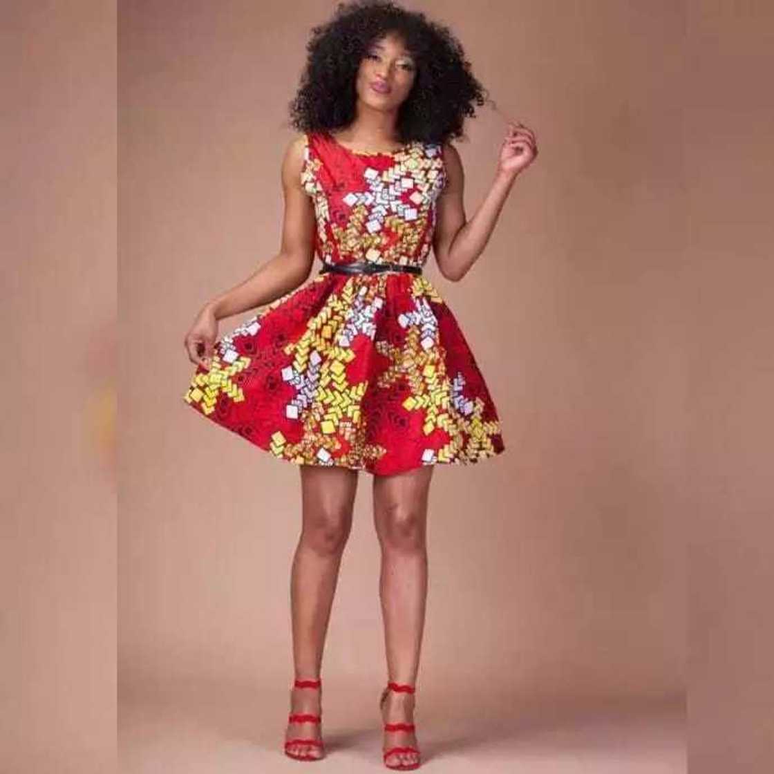 kalli adon gashi iri-iri da ake sanya atamfa dashi da yake mace kalli adon gashi iri-iri da ake sanya atamfa dashi da yake mace