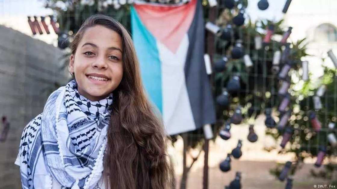 Janna yarinyar da ta ke neman zama barazana ga kasar Isra'ila Janna yarinyar da ta ke neman zama barazana ga kasar Isra'ila