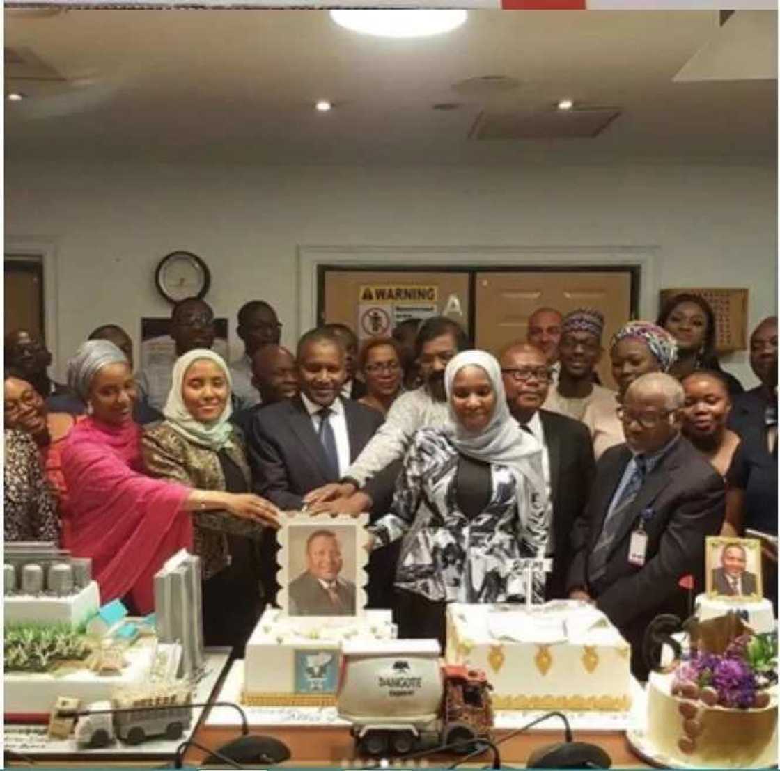 Hotuna masu kayatarwa daga bikin cikar Dangote shekaru 61 Hotuna masu kayatarwa daga bikin cikar Dangote shekaru 61