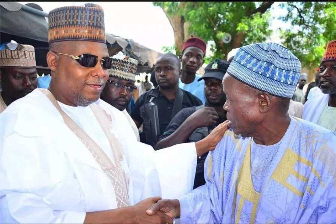 Gwamnan jihar barno ya nuna tausayi ga jama'arsa Gwamnan jihar barno ya nuna tausayi ga jama'arsa