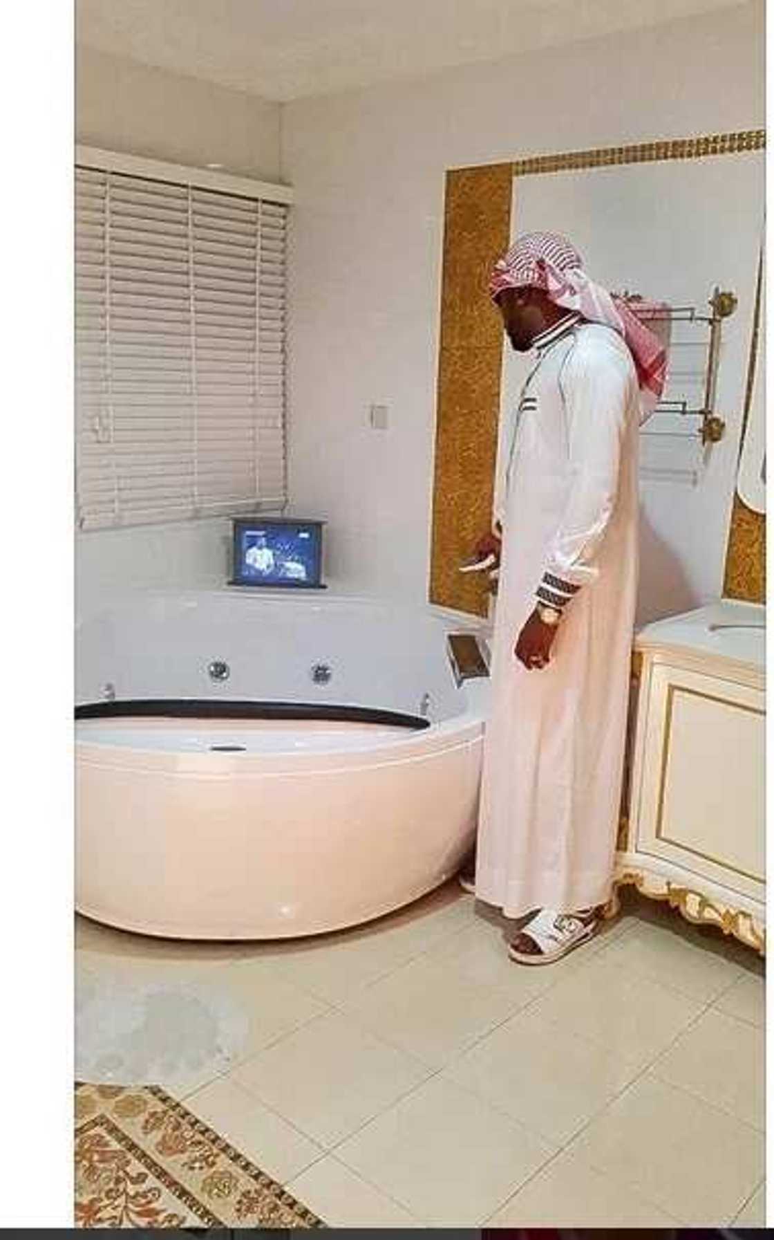 See 5 Star Music Boss E-Money's Billion Naira Home See 5 Star Music Boss E-Money's Billion Naira Home