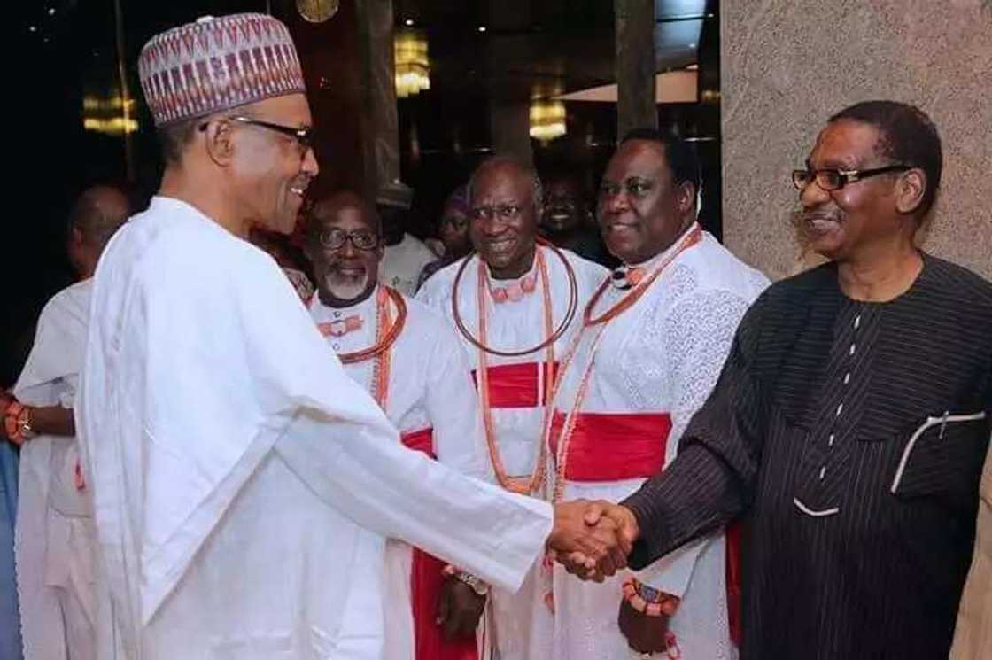 Muhawara: Osinbajo zai iya wakiltar Buhari - Babban lauya, Itse Sagay Muhawara: Osinbajo zai iya wakiltar Buhari - Babban lauya, Itse Sagay