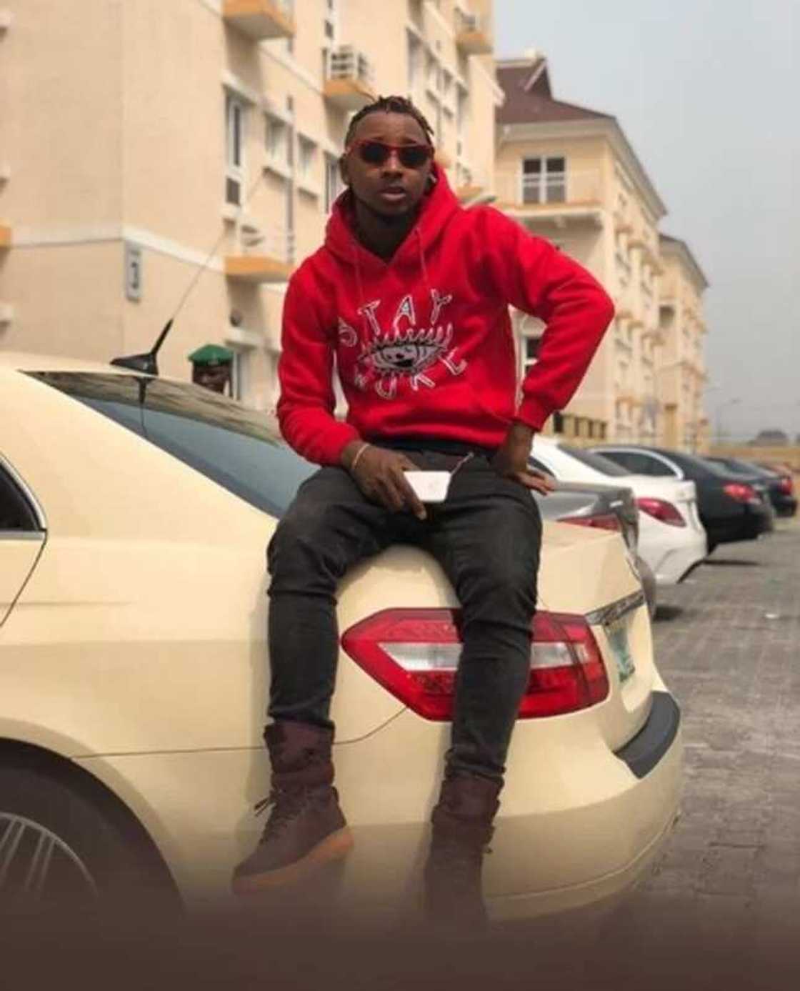 My girlfriend asked for N700,000 for hair and I gave her - Yung6ix My girlfriend asked for N700,000 for hair and I gave her - Yung6ix