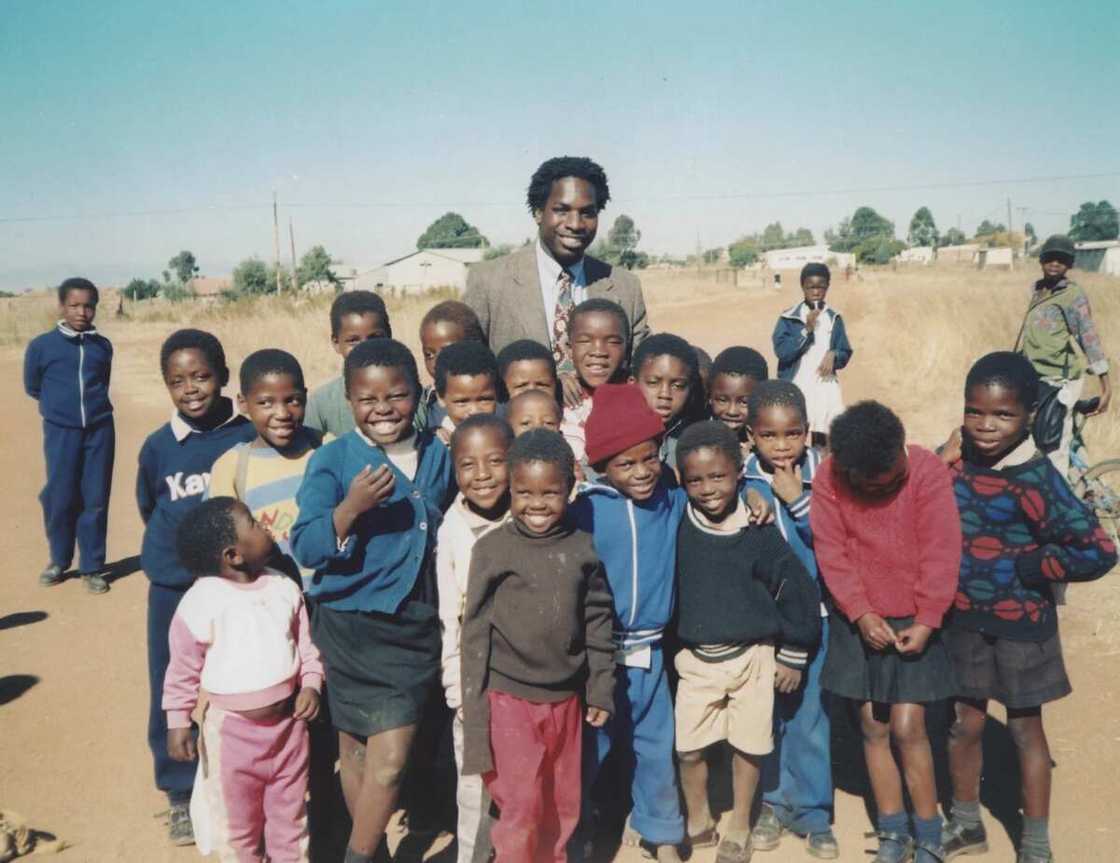 The member of the Peace Corps The Volunteer Service The member of the Peace Corps The Volunteer Service