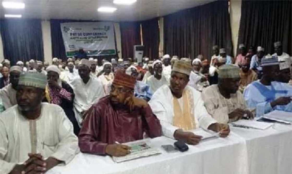 Yan siyasa ke saya ma wasu makiyaya muggan makamai – Shugaban Kungiyar Miyetti Allah Kauta Yan siyasa ke saya ma wasu makiyaya muggan makamai – Shugaban Kungiyar Miyetti Allah Kauta