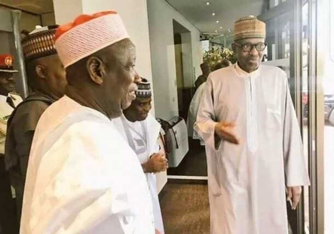 Ganduje ya saki fursunoni 317, ya ce su yiwa Buhari addua'ar nasarar lashe zabe Ganduje ya saki fursunoni 317, ya ce su yiwa Buhari addua'ar nasarar lashe zabe
