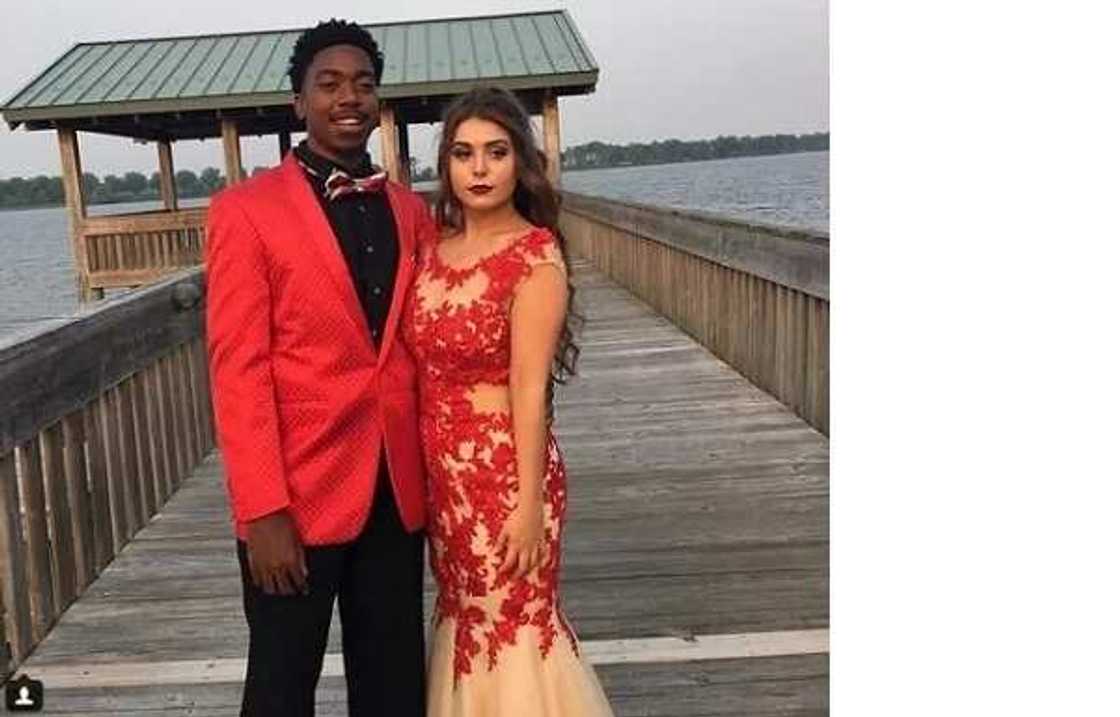 Father disowns daughter for going out on date with a black boy (photo) Father disowns daughter for going out on date with a black boy (photo)
