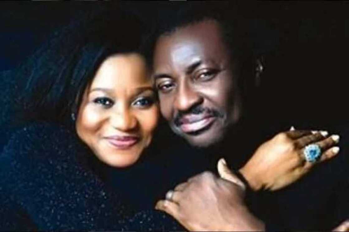 See these 10 romantic photos of Ali Baba and wife (photos)