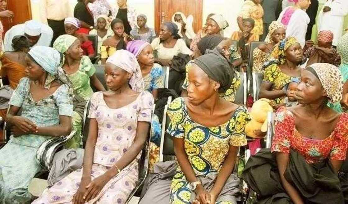 Gwamnati ta biya ma yan matan chibok kudin makaranta, miliyan 165 Gwamnati ta biya ma yan matan chibok kudin makaranta, miliyan 165