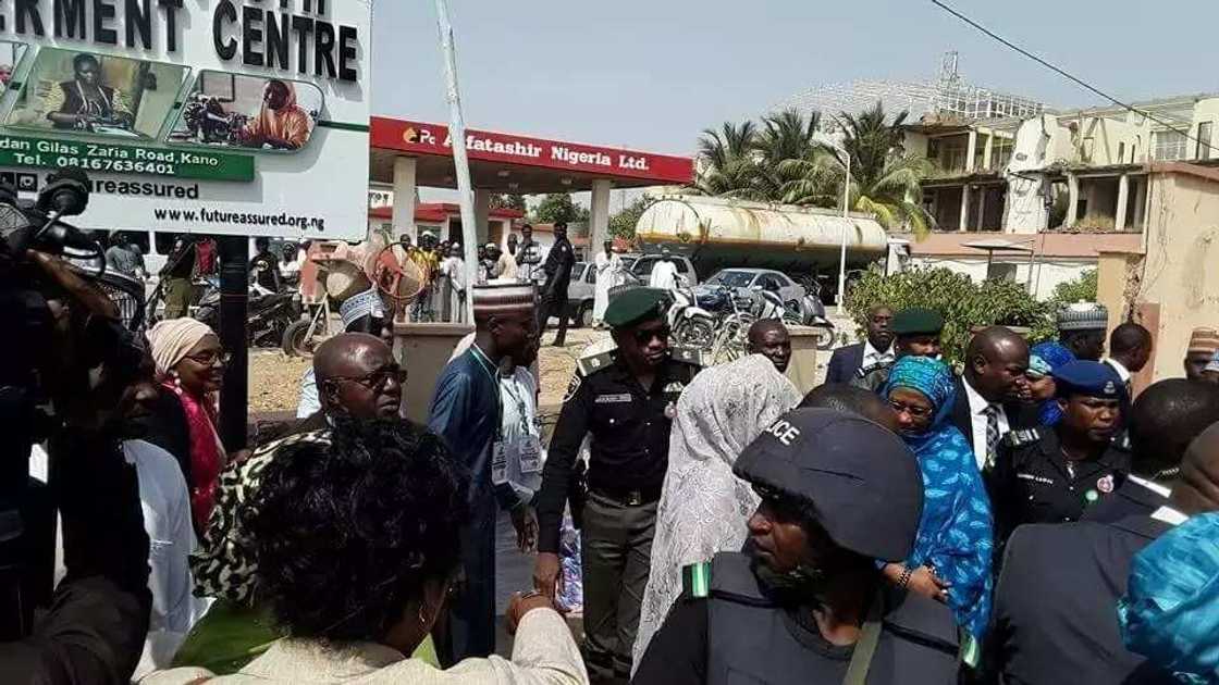 Yan sanda sun kama A'isha Buhari ta karya a garin Abuja Yan sanda sun kama A'isha Buhari ta karya a garin Abuja