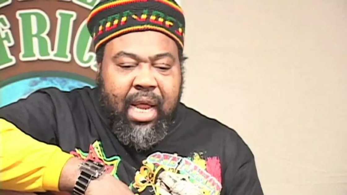 He collapsed inside the Lagos airport - True cause of Ras Kimono’s death finally revealed He collapsed inside the Lagos airport - True cause of Ras Kimono’s death finally revealed