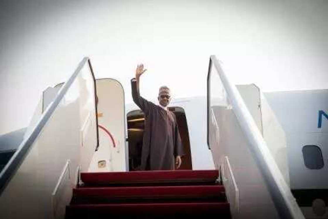 Buhari departs Nigeria for Kenya (see photos) Buhari departs Nigeria for Kenya (see photos)