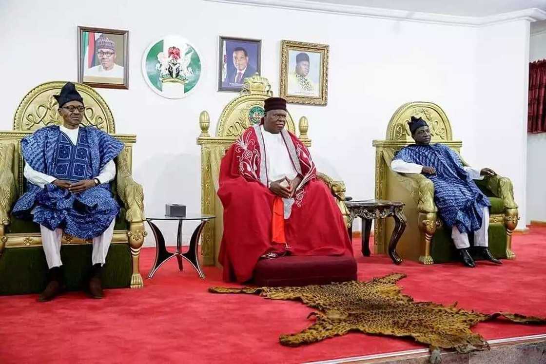 Yadda jama'a suka tarbi shugaba Buhari a jihar Plateau cikin hotuna Yadda jama'a suka tarbi shugaba Buhari a jihar Plateau cikin hotuna