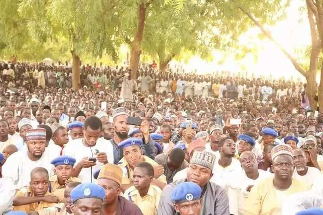 Kungiyar Izala ta gudanar da wa’azin ƙasa a garin Maiduguri (Hotuna) Kungiyar Izala ta gudanar da wa’azin ƙasa a garin Maiduguri (Hotuna)