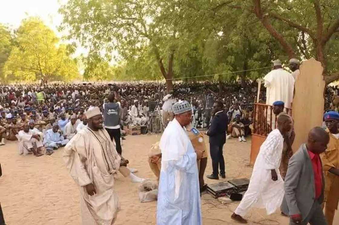 Kungiyar Izala ta gudanar da wa’azin ƙasa a garin Maiduguri (Hotuna) Kungiyar Izala ta gudanar da wa’azin ƙasa a garin Maiduguri (Hotuna)