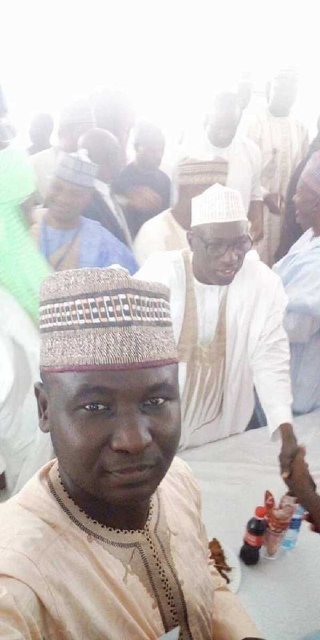 Daya daga cikin dan takarar shugaban kasa a PDP a aurar da dansa, kalli hotuna Daya daga cikin dan takarar shugaban kasa a PDP a aurar da dansa, kalli hotuna