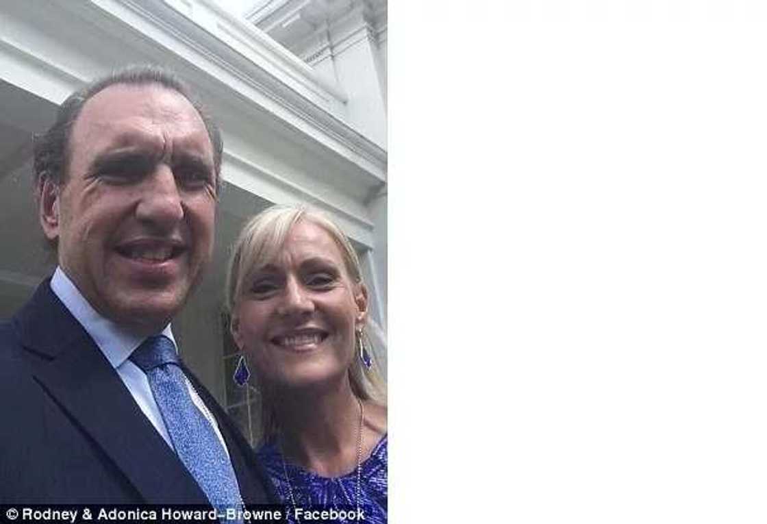 Pastor prays for Donald Trump, lays hands on him Pastor prays for Donald Trump, lays hands on him