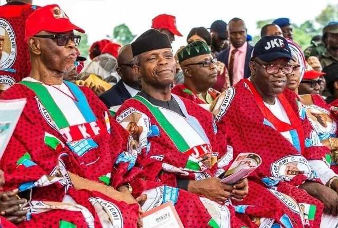 Zaben Ekiti: Shekaru 4 da suka shude na masu kama karya ne, ranar 14 ga watan Yuli kuma na 'yanci ne - Oshiomole Zaben Ekiti: Shekaru 4 da suka shude na masu kama karya ne, ranar 14 ga watan Yuli kuma na 'yanci ne - Oshiomole