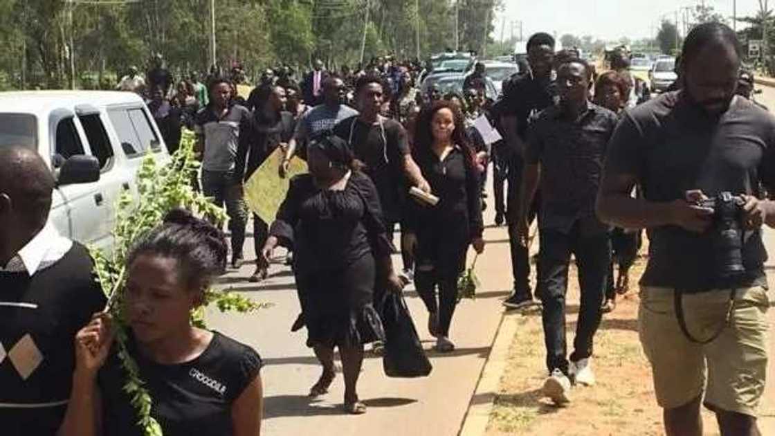 Kiristoci sunyi zanga-zanga a Jos, kalli hotuna Kiristoci sunyi zanga-zanga a Jos, kalli hotuna