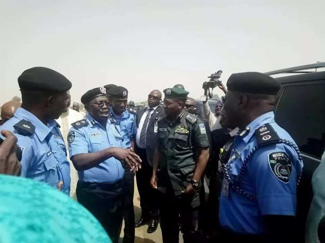 Adadin mutanen da suka mutu a harin da aka kai kauyukan Plateau ya tasar ma 100 – Yan sanda Adadin mutanen da suka mutu a harin da aka kai kauyukan Plateau ya tasar ma 100 – Yan sanda