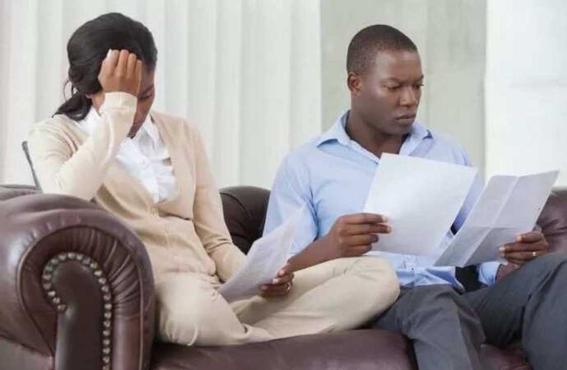 5 signs your husband is very stingy