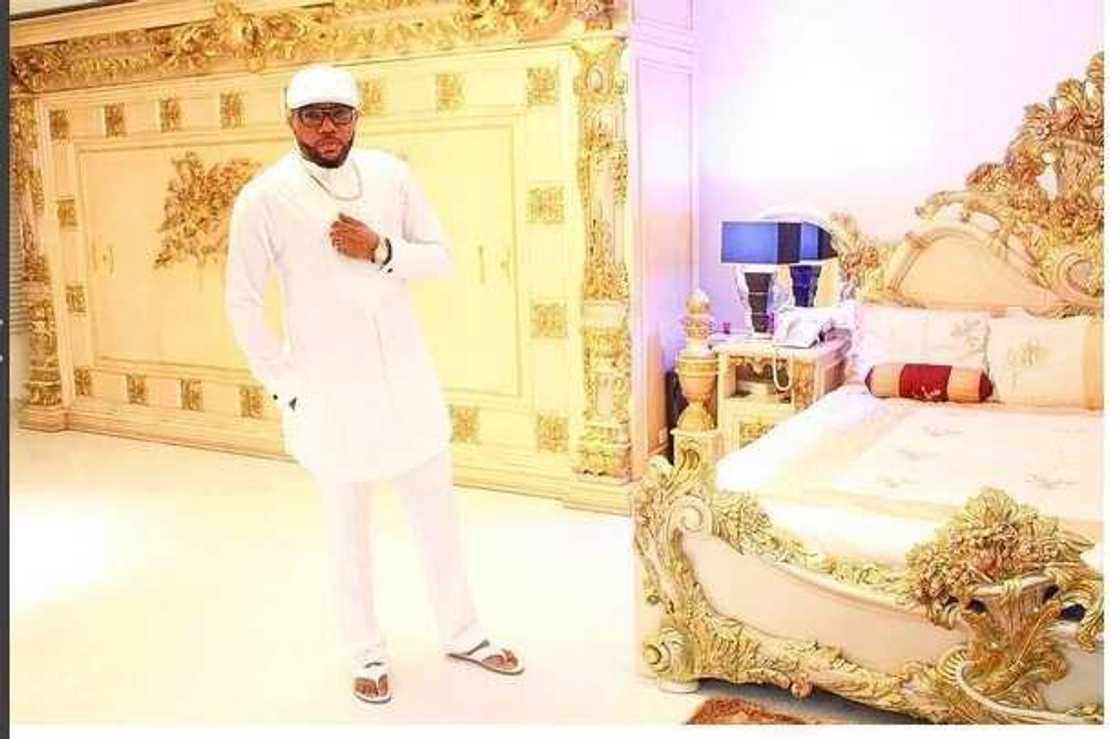 See 5 Star Music Boss E-Money's Billion Naira Home See 5 Star Music Boss E-Money's Billion Naira Home