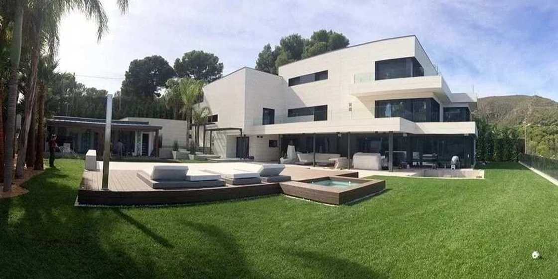 mansion mansion