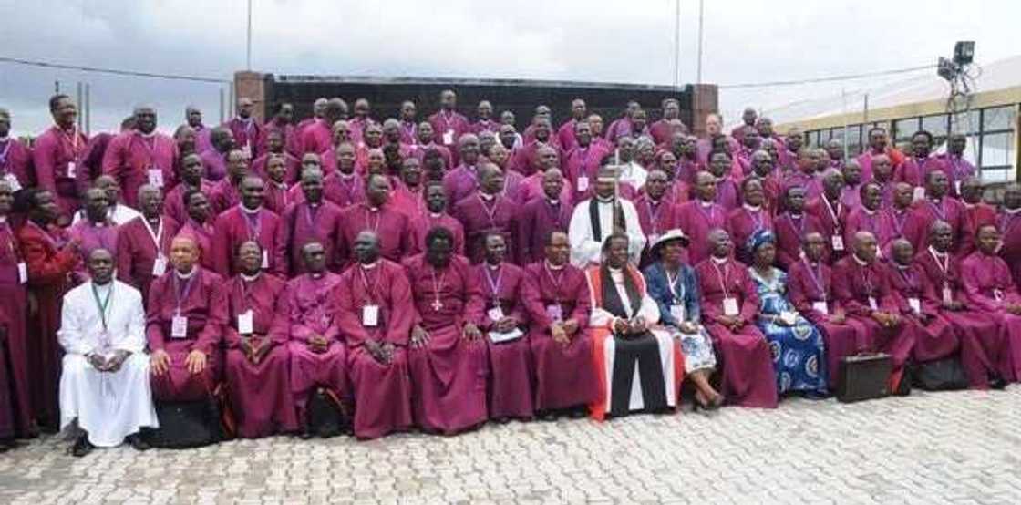 Raba kasar Najeriya ba shi bane mafita - Inji babban Bishof Raba kasar Najeriya ba shi bane mafita - Inji babban Bishof