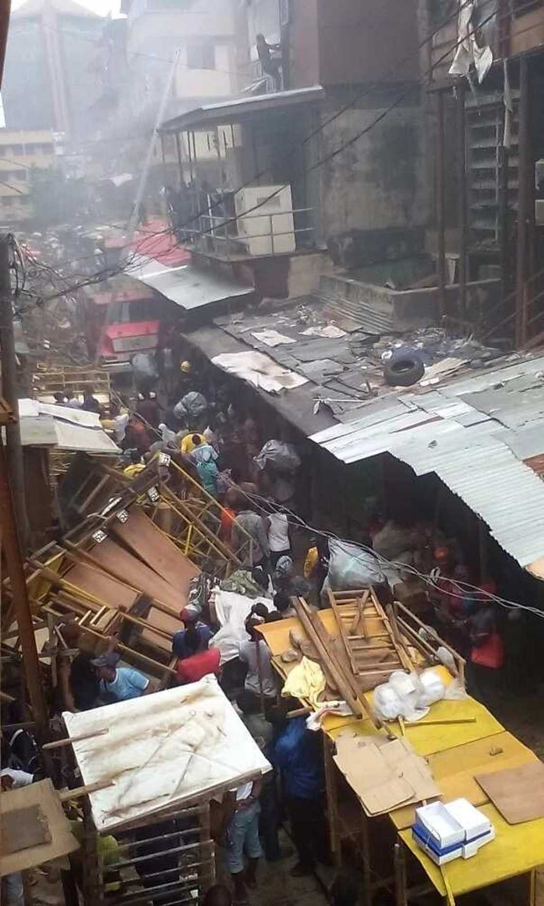 Another Fire Outbreak Hits Balogun Market (PHOTOS) Another Fire Outbreak Hits Balogun Market (PHOTOS)