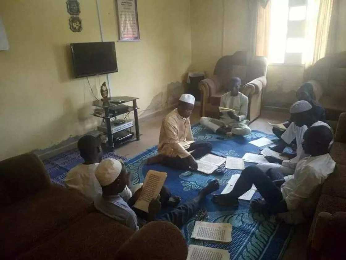 Siyasar 2019: Wani Malamin addini ya dukufa saukar Qur’ani a kullum don samun nasarar Atiku Siyasar 2019: Wani Malamin addini ya dukufa saukar Qur’ani a kullum don samun nasarar Atiku