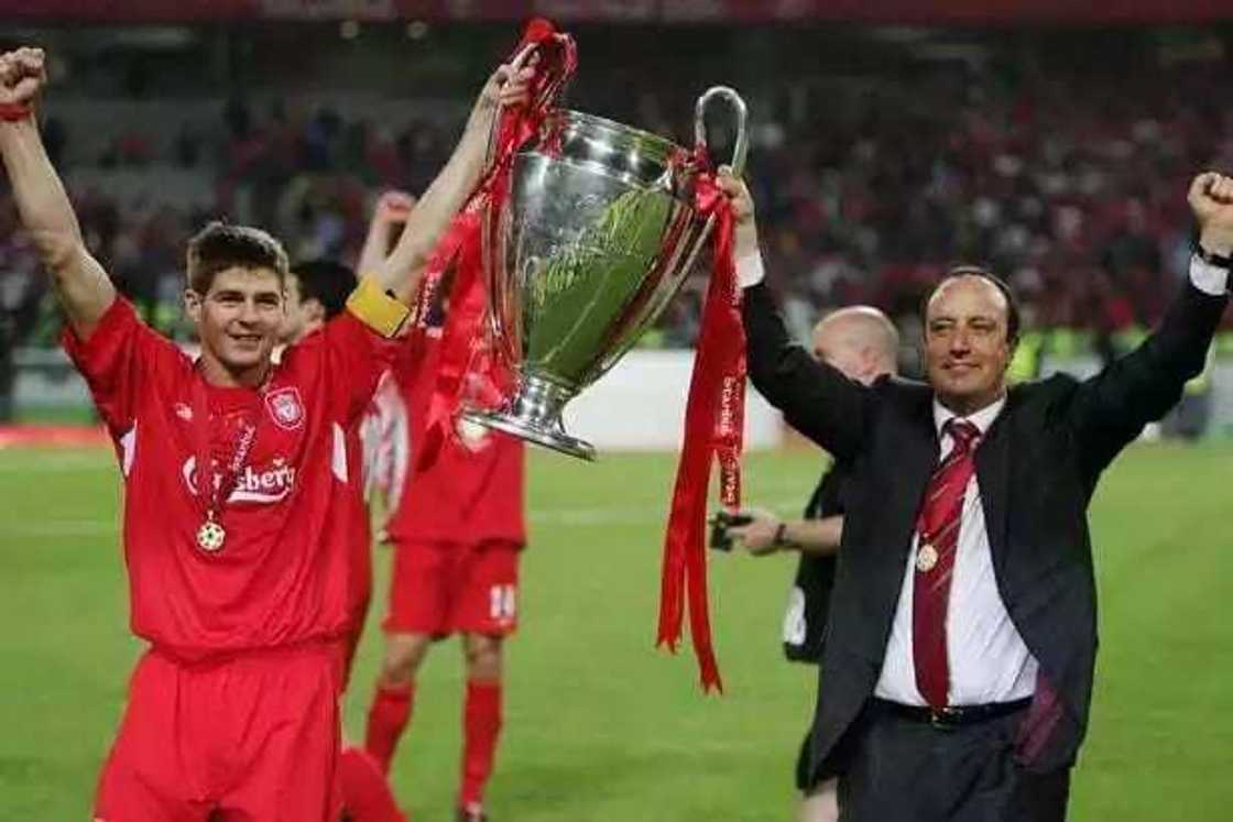 Steven Gerrard yayi murabus daga wasan Ƙwallo Steven Gerrard yayi murabus daga wasan Ƙwallo