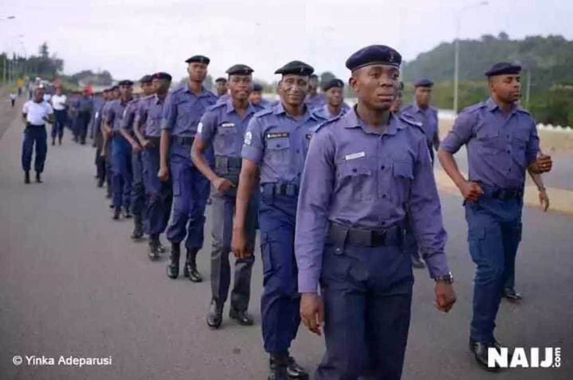 Jami’an rundunar sojan ruwa sun motsa jiki Jami’an rundunar sojan ruwa sun motsa jiki