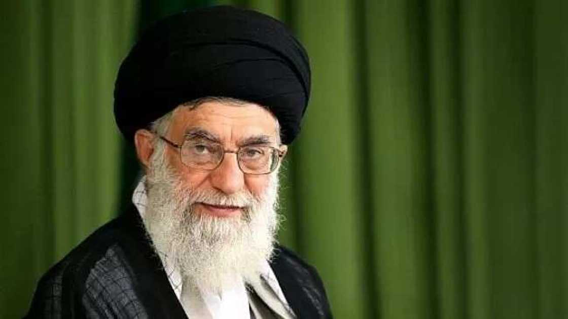 Wani Malamin Islama ya fadi irin karamar babban Limamin Iran Khamenei Wani Malamin Islama ya fadi irin karamar babban Limamin Iran Khamenei