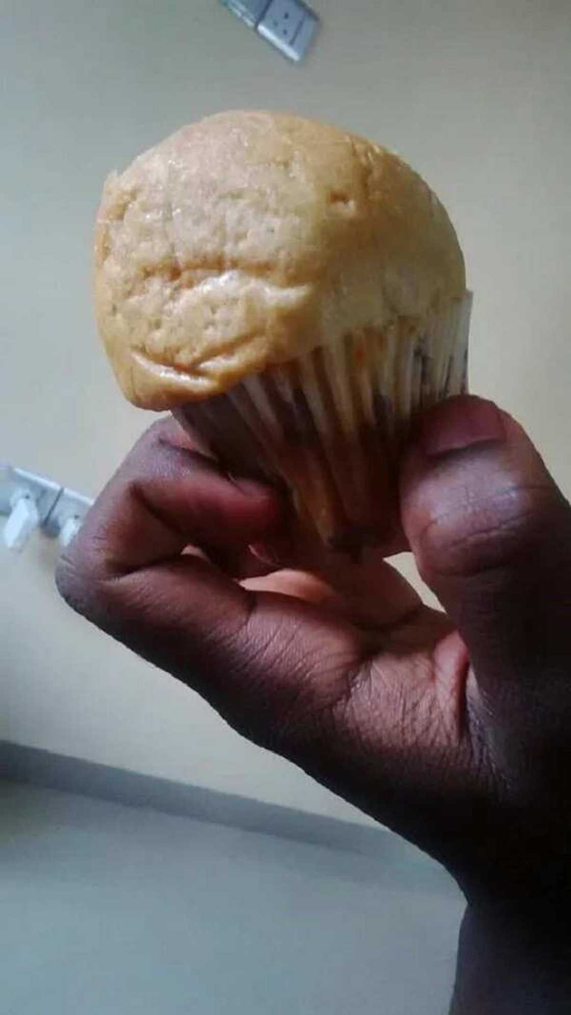 See gobe! Nigerian man buys cupcake only to see this inside (photo) See gobe! Nigerian man buys cupcake only to see this inside (photo)