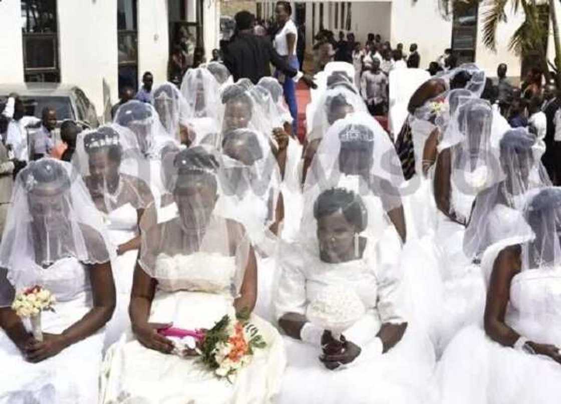 200 brides ride in a truck to their mass wedding in Uganda 200 brides ride in a truck to their mass wedding in Uganda