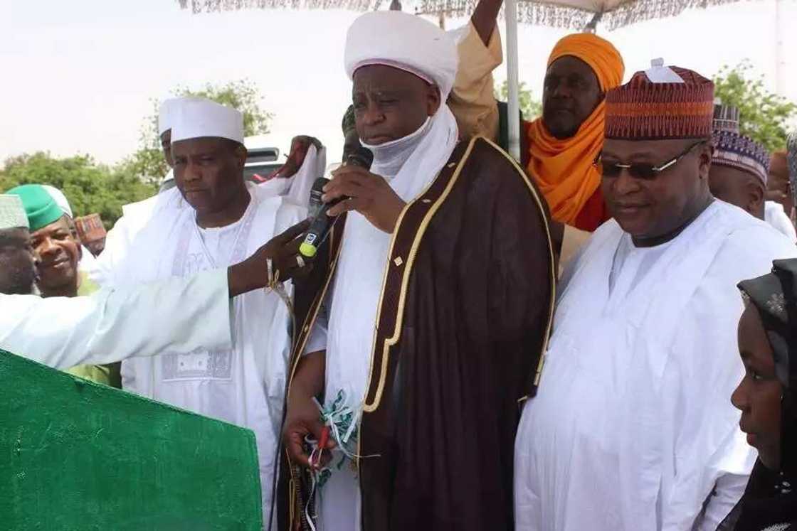 Ayyukan 10 da gwamnatin Sakwato ta kaddamar a ranar demokradiyya (Hotuna) Ayyukan 10 da gwamnatin Sakwato ta kaddamar a ranar demokradiyya (Hotuna)