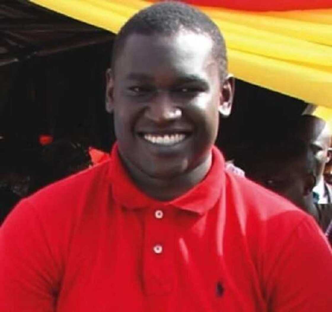 Ruwan da ya dake ka: Dan Abiola ya shiga APC, ya tsaya takarar wata kujera a jam’iyyar Ruwan da ya dake ka: Dan Abiola ya shiga APC, ya tsaya takarar wata kujera a jam’iyyar