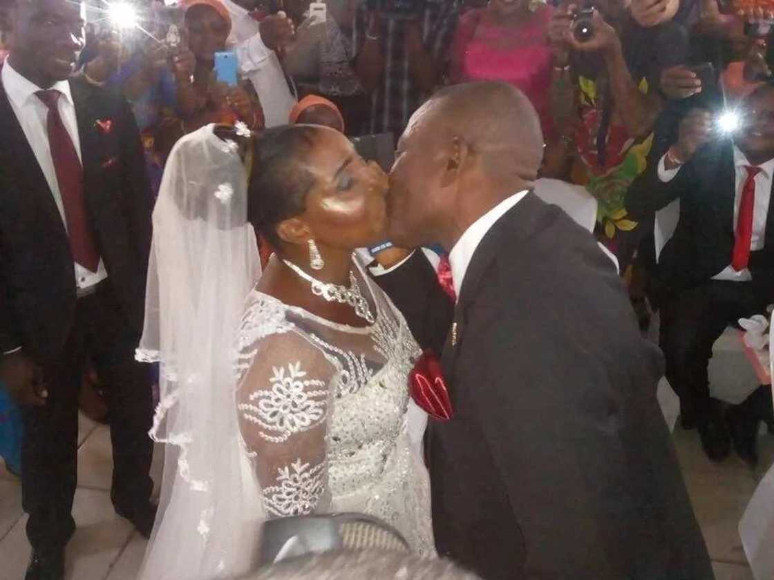50-year-old woman walks down the aisle in Port Harcourt (photos) 50-year-old woman walks down the aisle in Port Harcourt (photos)