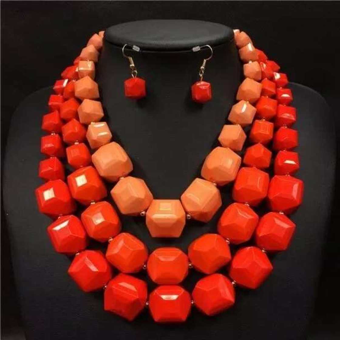 Bead designs for traditional wedding in Nigeria coral red Bead designs for traditional wedding in Nigeria coral red