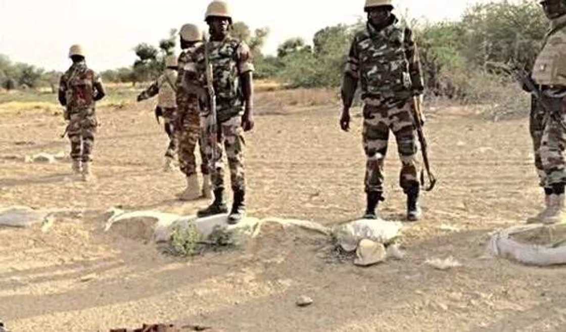 Yan ta’adda sun hallaka Sojojin Najeriya 5, na Amurka 3 a kasar Nijar Yan ta’adda sun hallaka Sojojin Najeriya 5, na Amurka 3 a kasar Nijar