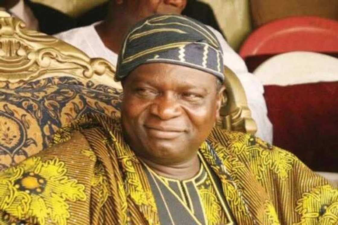 Olagunsoye Oyinlola while he was a governor Olagunsoye Oyinlola while he was a governor