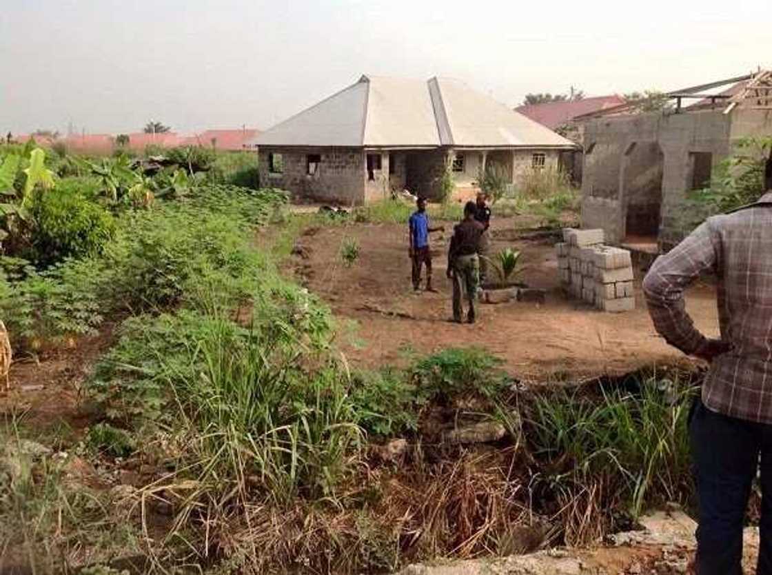 An kama mahaukaci yana kokarin sace yara biyu a Delta (hotuna) An kama mahaukaci yana kokarin sace yara biyu a Delta (hotuna)