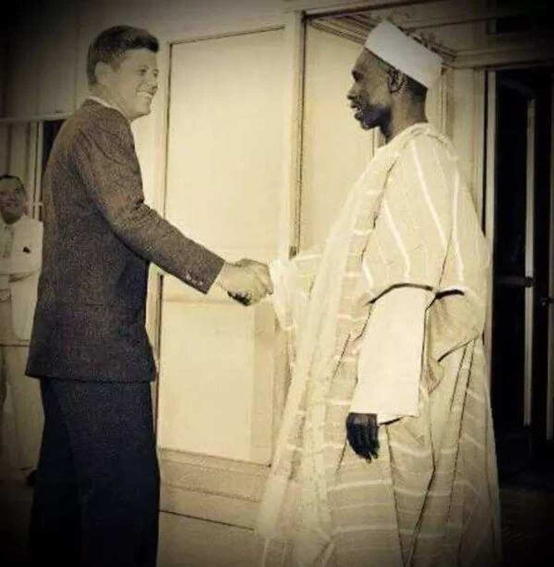 Ko shin mulkin Kasar nan gadon Hausa-Fulani ko Arewa ne? Ko shin mulkin Kasar nan gadon Hausa-Fulani ko Arewa ne?