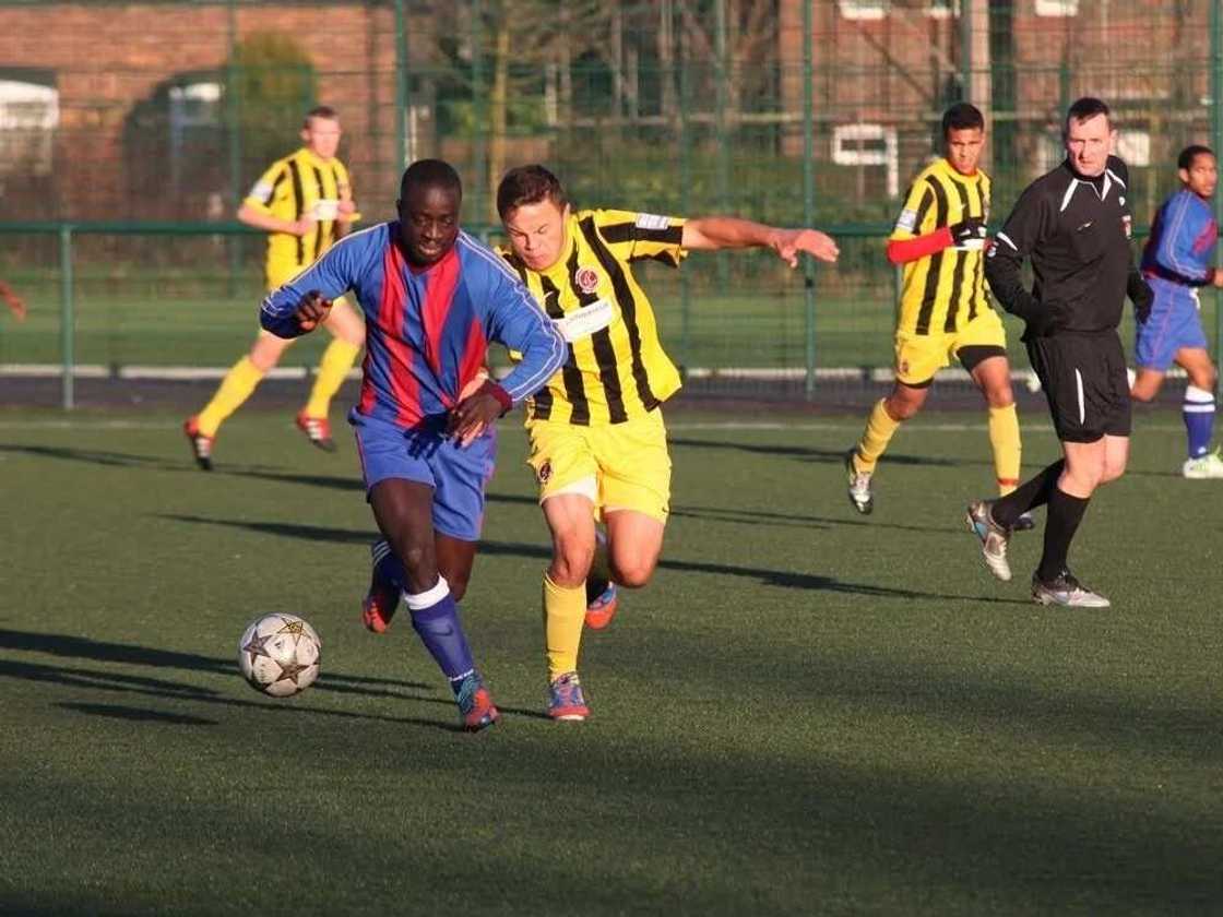 Football academy in UK for international students: requirements and fees