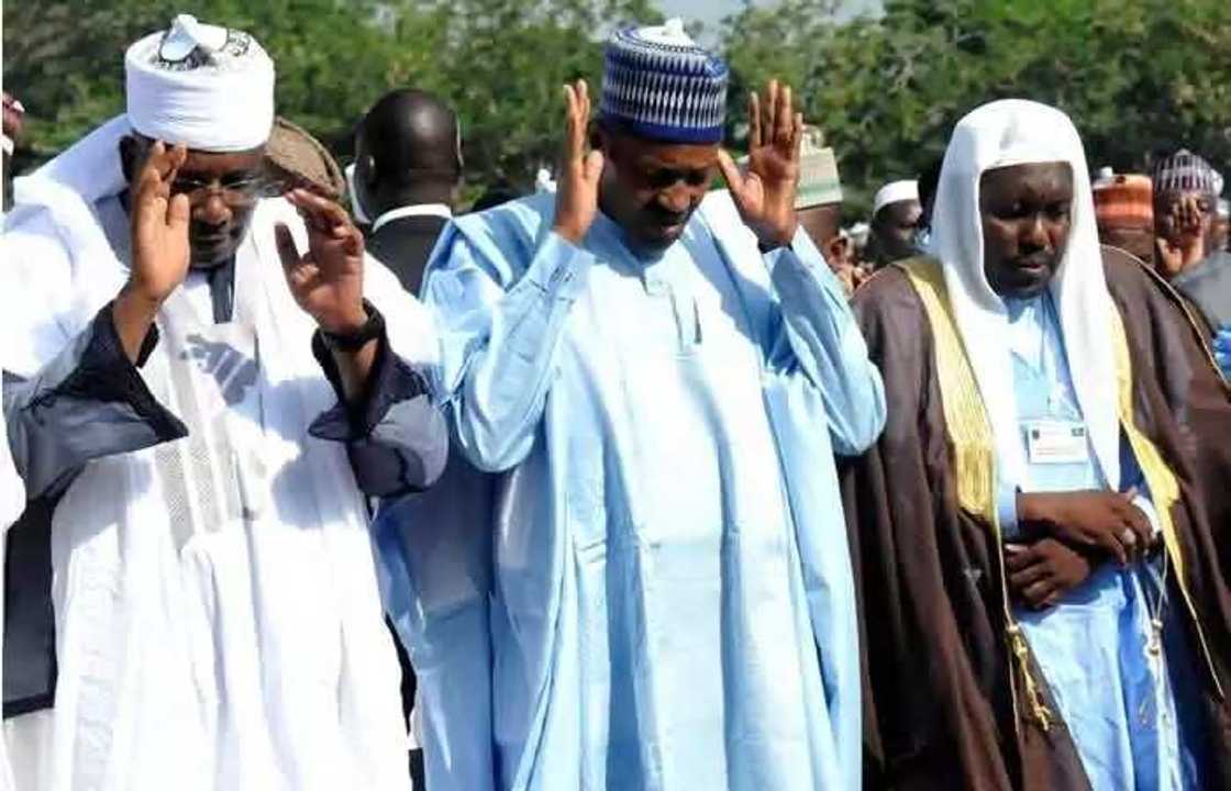 Yadda na ki yarda da shawarar na ajiye azumin watan Ramadana – Shugaba Buhari Yadda na ki yarda da shawarar na ajiye azumin watan Ramadana – Shugaba Buhari