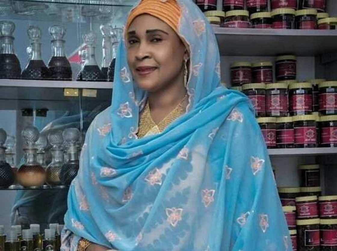 Dandalin Kannywood: Ni yanzu na girmi aure, sai dai in aurar da 'ya'ya na - Hadizan Saima Dandalin Kannywood: Ni yanzu na girmi aure, sai dai in aurar da 'ya'ya na - Hadizan Saima