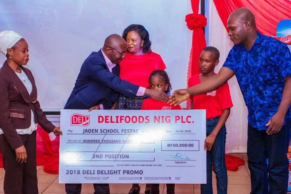 Deli Biscuit sponsors primary school pupils to an excursion at MMA2 as part of their ‘Deli Delight Promo’ grand finale event Deli Biscuit sponsors primary school pupils to an excursion at MMA2 as part of their ‘Deli Delight Promo’ grand finale event